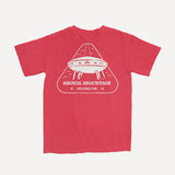 Señal de montaña. Camiseta de la casa de la nave espacial