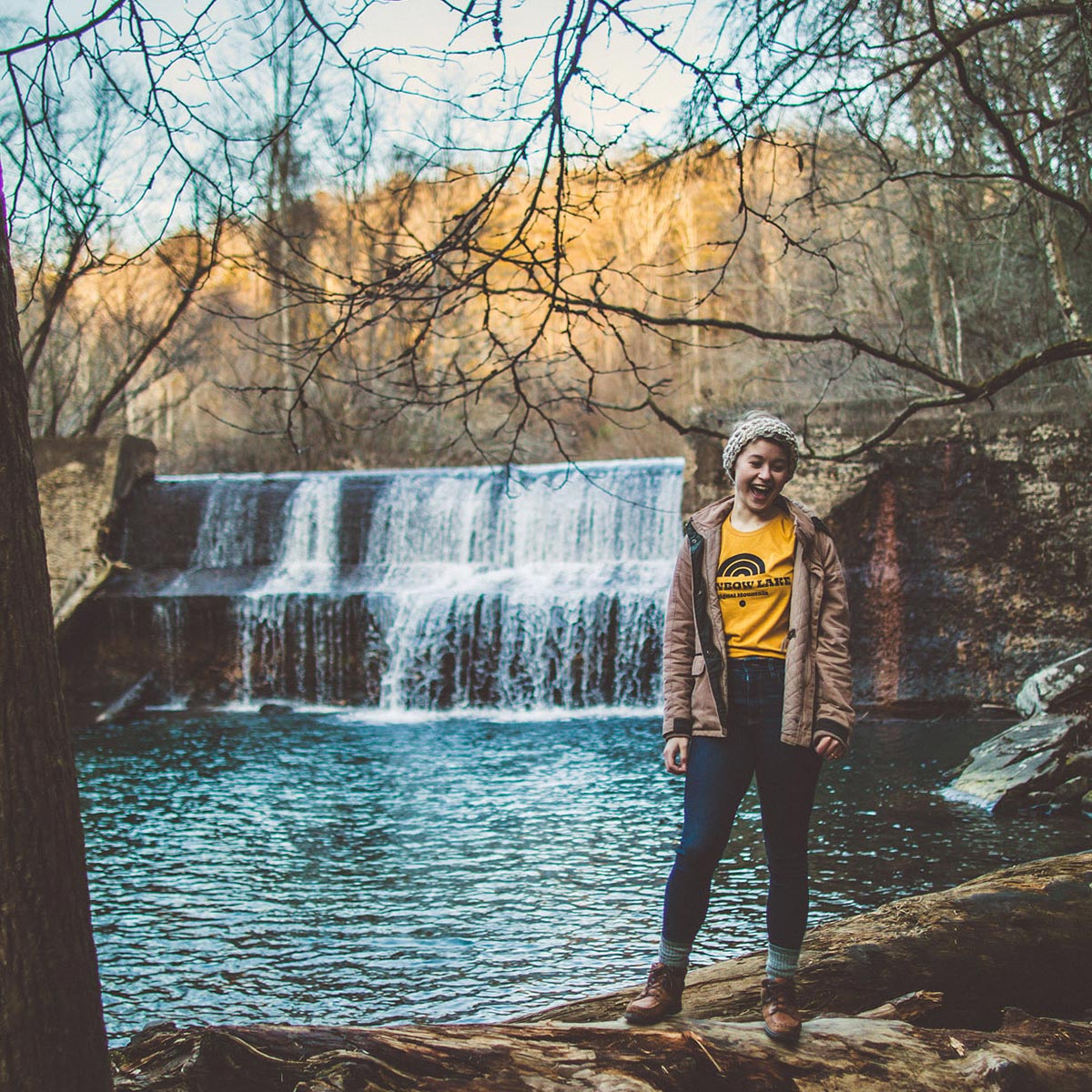 Camiseta del lago arcoiris
